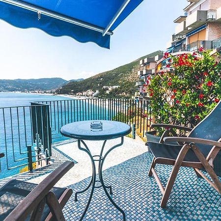 B&B Isola Dei Gabbiani Bergeggi Eksteriør billede