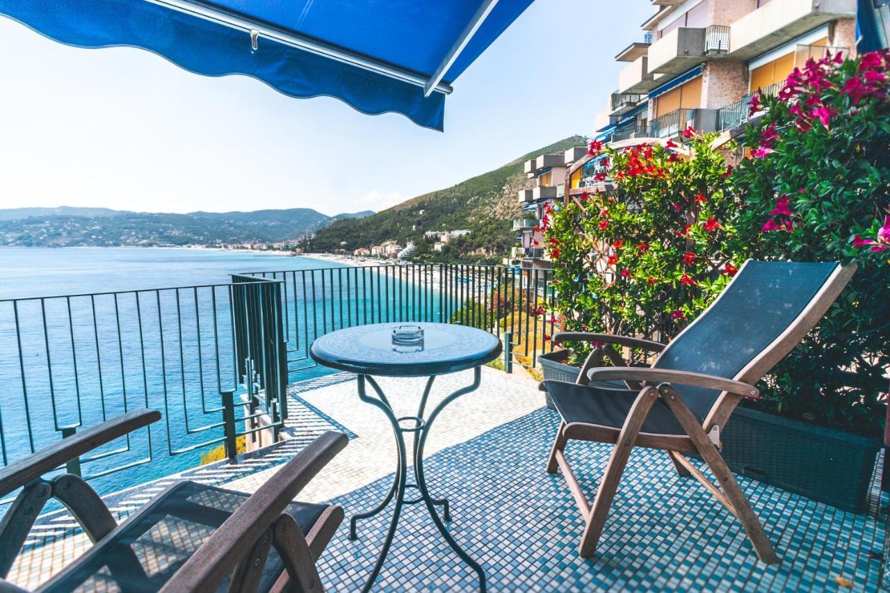 B&B Isola Dei Gabbiani Bergeggi Eksteriør billede